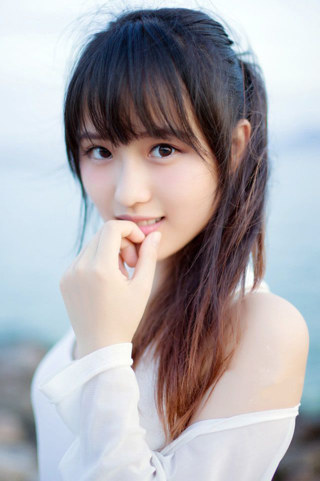 “我一个外来人都能知道，那江东俊杰，想必也能知道这点，若他们能够视线知道我今天会来这里，是个除掉我的好机会。”陈到今天的话似乎特别多。